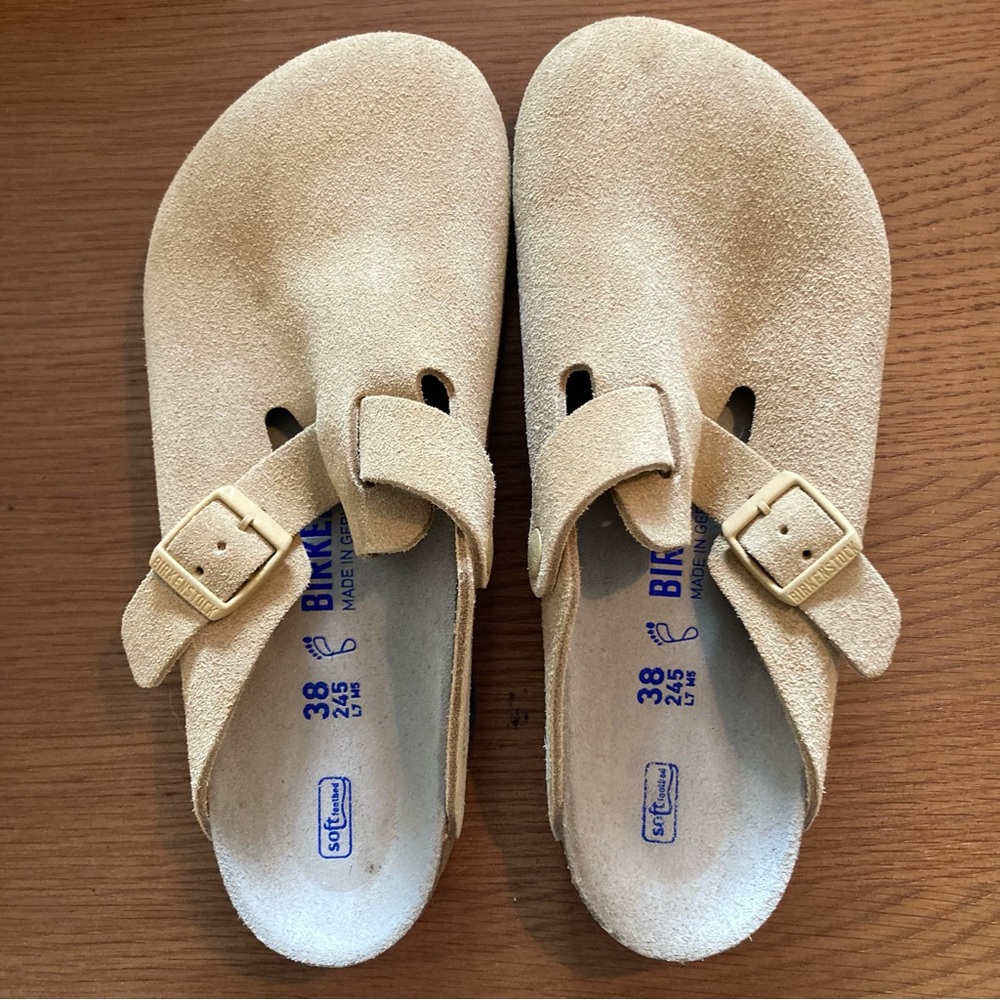 New! Birkenstock Boston Clogs in Latte Cream